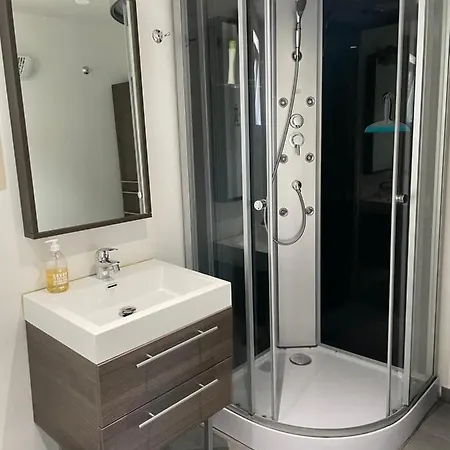 Loft Exceptionnel à Avec Jacuzzi Extérieur L été Et Infrarouge Casa de Férias